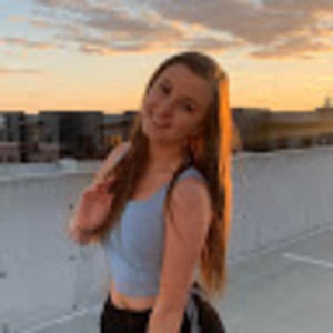 Meet your Posher, Kayla enfield